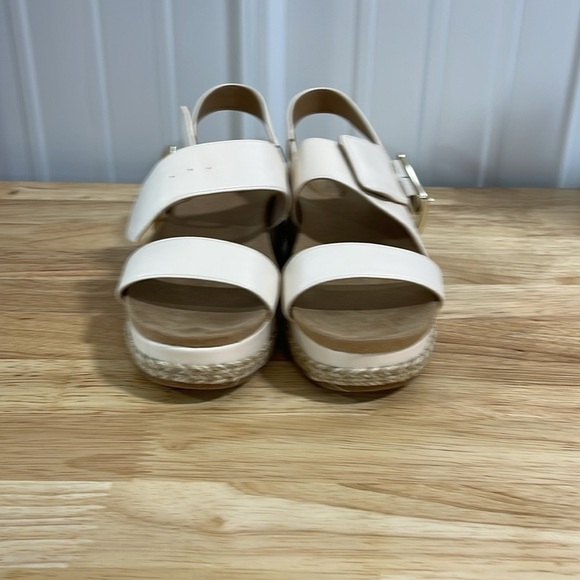 New With Box Giani Bernini Memory Foam Jerammiep Cream Sm Women’s Shoe Size 6.5 - Picture 4 of 8